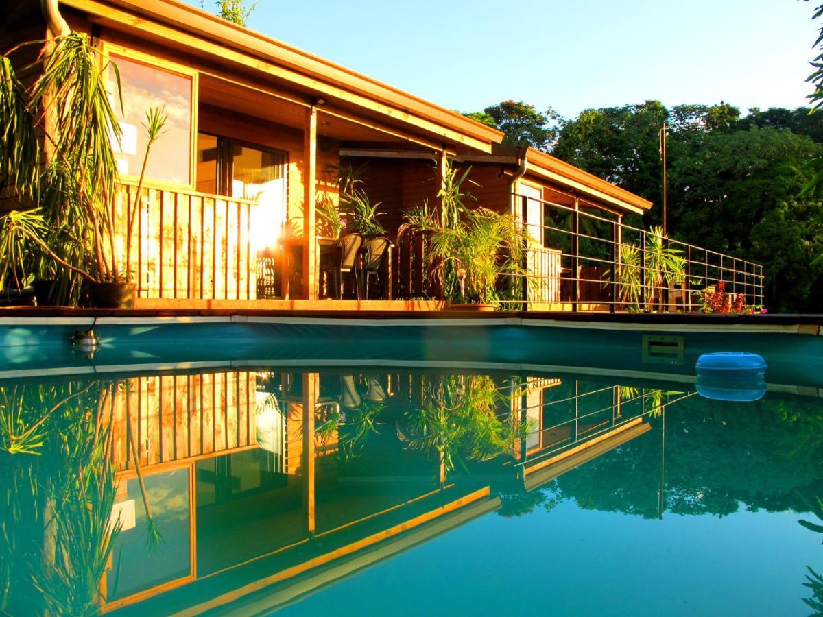 Bounty Lodge Tahiti Arue  Exterior photo
